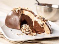 Рецепта Сладоледени трюфели - класически италиански десерт с два вида сладолед и шоколадова глазура